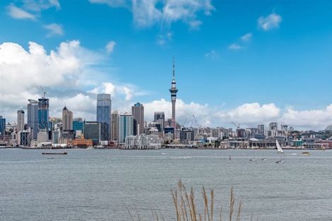 Photo of property in 5 Norwood Road, Bayswater, Auckland, 0622