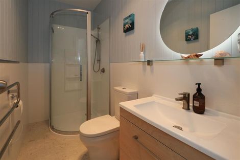 Photo of property in 180 Kawaha Point Road, Kawaha Point, Rotorua, 3010