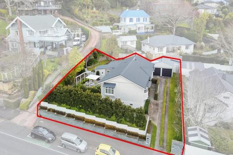 Photo of property in 70 Morley Street, New Plymouth, 4310