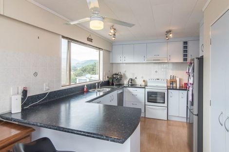 Photo of property in 29 Frimley Terrace, Waikanae Beach, Waikanae, 5036