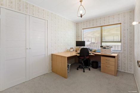Photo of property in 34 Aviemore Drive, Highland Park, Auckland, 2010