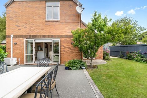 Photo of property in 33 Acorn Close, Waltham, Christchurch, 8023