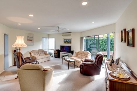 Photo of property in 4 Regent Way, Taradale, Napier, 4112