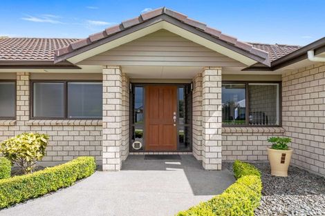 Photo of property in 9 Barry Curtis Place, Levin, 5510