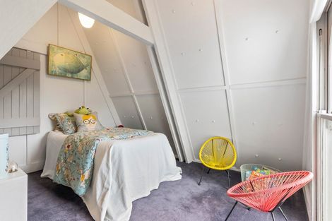 Photo of property in 64 Ranui Crescent, Khandallah, Wellington, 6035