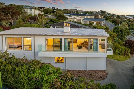 Photo of property in 320 Cannon Hill Crescent, Mount Pleasant, Christchurch, 8081