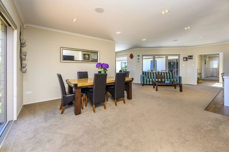 Photo of property in 5b Tupuhi Place, Highlands Park, New Plymouth, 4312
