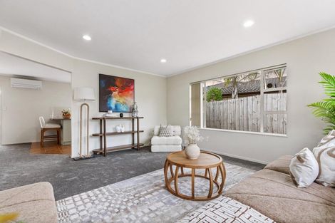 Photo of property in 13 Ginders Drive, Massey, Auckland, 0614