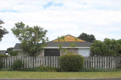 Photo of property in 17 Manaia Road, Tairua, 3508