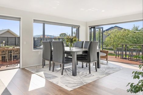 Photo of property in 14 Lakemere Way, Kinloch, Taupo, 3377