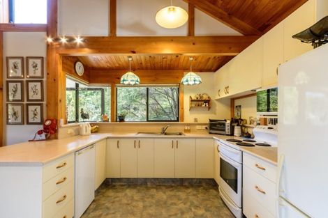 Photo of property in 11 Amelia Crescent, Waikawa, Picton, 7220
