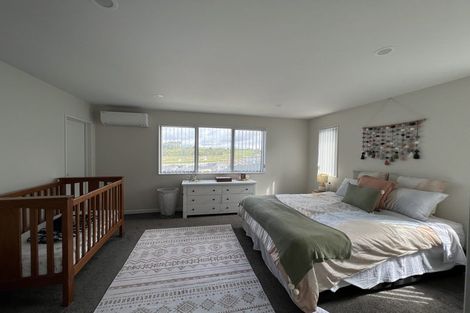 Photo of property in 10 Takurua Terrace, Orewa, 0931