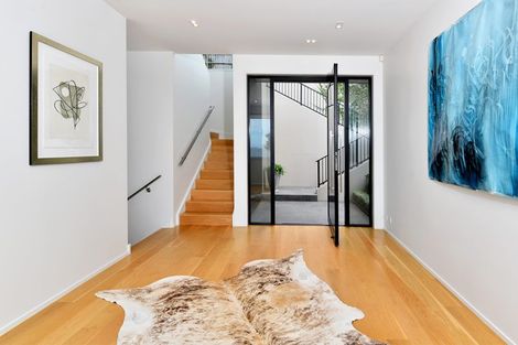 Photo of property in 33 Kitchener Road, Takapuna, Auckland, 0622