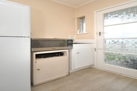 Photo of property in 2/97 Target Road, Totara Vale, Auckland, 0629