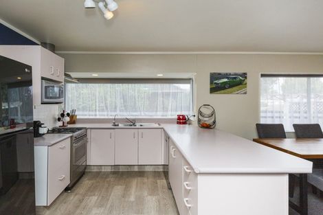 Photo of property in 25 Dalfield Place, Highbury, Palmerston North, 4412