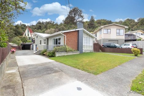 Photo of property in 3 Lowry Crescent, Stokes Valley, Lower Hutt, 5019