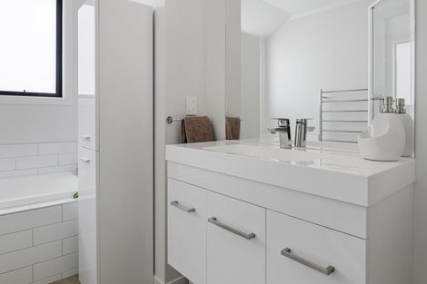 Photo of property in 13 Mellifera Place, Richmond, 7020