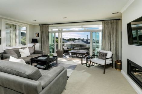 Photo of property in 15 Landmark Terrace, Orewa, 0931