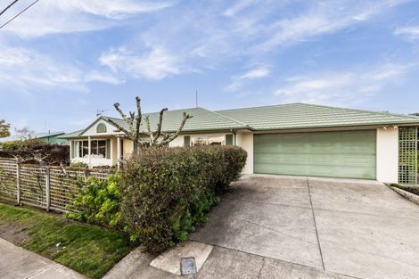Photo of property in 2 Guthrie Road, Havelock North, 4130