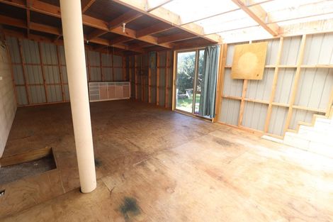 Photo of property in 11 Ellice Road, Totara Vale, Auckland, 0629