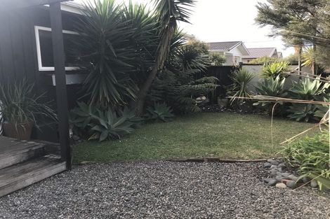 Photo of property in 93 Wade River Road, Stanmore Bay, Whangaparaoa, 0932