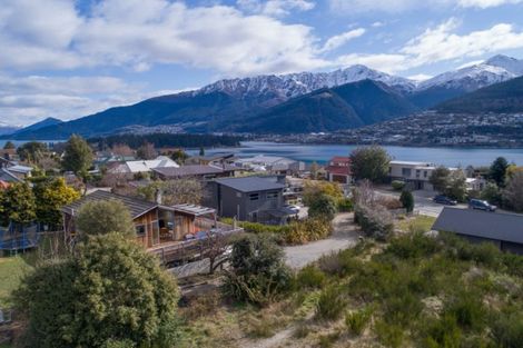 Photo of property in 75 Oregon Drive, Kelvin Heights, Queenstown, 9300
