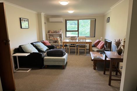 Photo of property in 56 Houghton Bay Road, Houghton Bay, Wellington, 6023