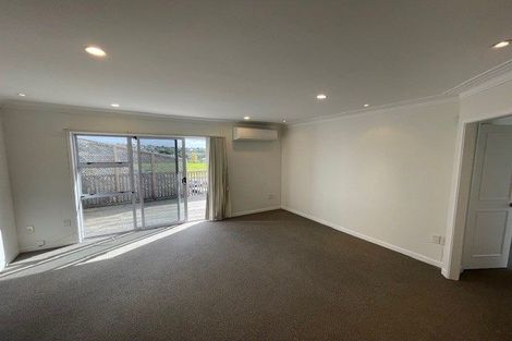 Photo of property in 2/185 Shakespeare Road, Milford, Auckland, 0620