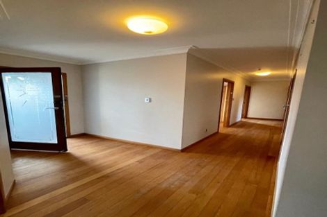 Photo of property in 13 Buscomb Avenue, Henderson, Auckland, 0610