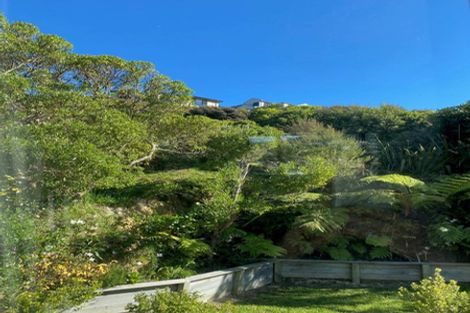 Photo of property in 16 Cavalry Close, Crofton Downs, Wellington, 6035