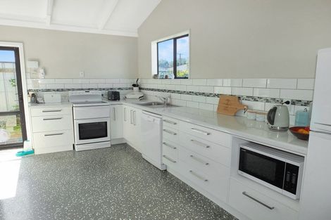 Photo of property in 8a Holben Parade, Foxton Beach, Foxton, 4815