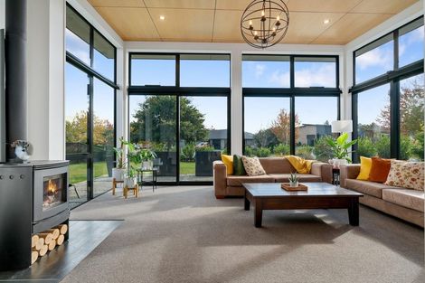 Photo of property in 73 Rob Roy Lane, Wanaka, 9305