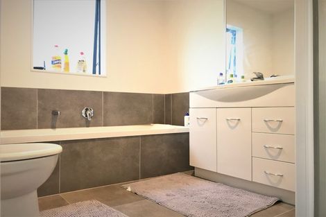 Photo of property in 38 Hollowout Street, Takanini, 2112