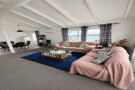 Photo of property in 32 Vimy Place, Mangere, Auckland, 2022