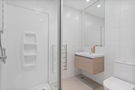 Photo of property in 24 Viridian Avenue, Rosehill, Papakura, 2113