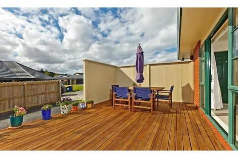 Photo of property in 2/11 Roanoke Way, Albany, Auckland, 0632