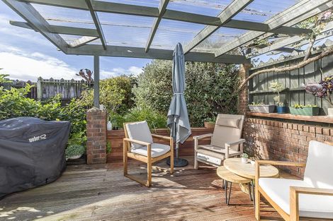 Photo of property in 32 Kinloch Place, Papakowhai, Porirua, 5024