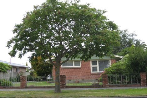 Photo of property in 104 Avondale Road, Avondale, Christchurch, 8061