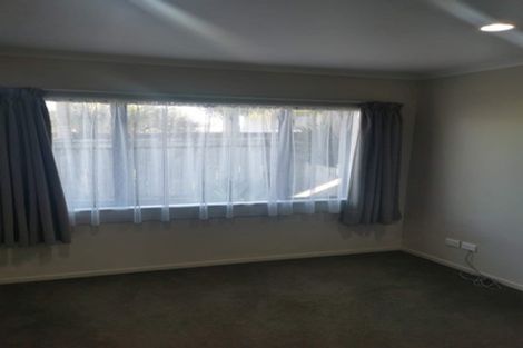 Photo of property in 41 Taikata Road, Te Atatu Peninsula, Auckland, 0610