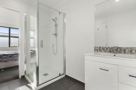 Photo of property in 18 Bellbird Street, Papakura, 2110