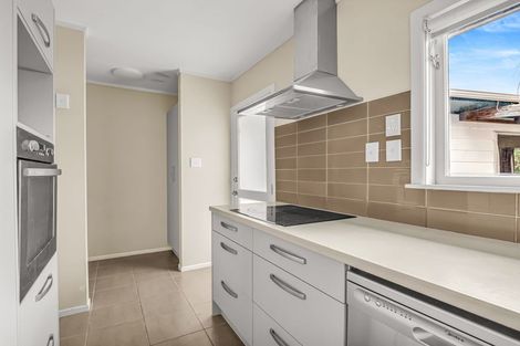 Photo of property in 10 Mackwood Place, Birkdale, Auckland, 0626