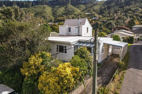 Photo of property in 12 Olivia Crescent, Tawa, Wellington, 5028