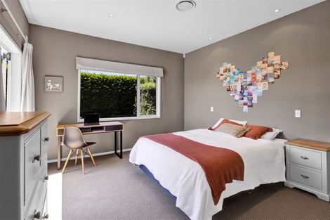 Photo of property in 10 Sampson Avenue, Waiwhakaiho, New Plymouth, 4312