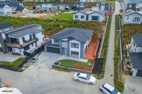 Photo of property in 35 Remuremu Street, Long Bay, Auckland, 0630