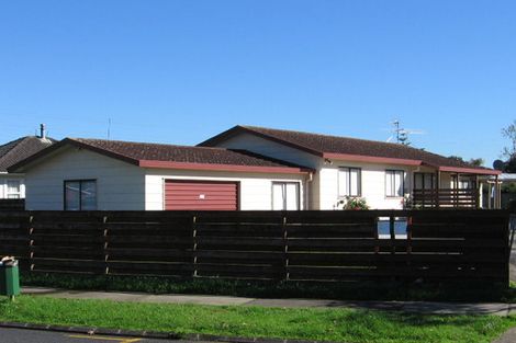 Photo of property in 9 Edgewater Drive, Pakuranga, Auckland, 2010