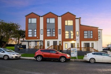 Photo of property in 2/6 Kereru Street, Henderson, Auckland, 0612