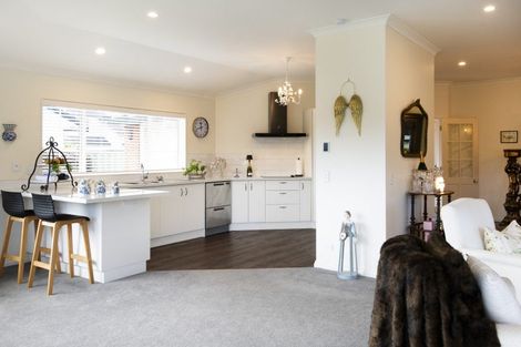 Photo of property in 14 Rutland Place, Taradale, Napier, 4112