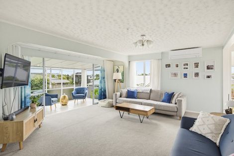Photo of property in 22 Gray Avenue, Paraparaumu Beach, Paraparaumu, 5032