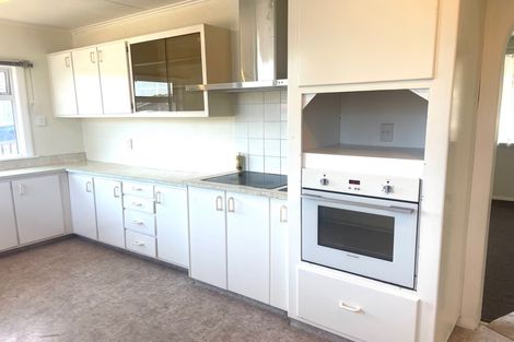 Photo of property in 49 Thatcher Street, Castlecliff, Whanganui, 4501