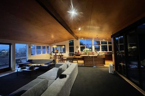 Photo of property in 24 Beacon Hill Road, Strathmore Park, Wellington, 6022